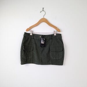 Brave Soul London Women's Corduroy Mini Skirt in Green - Size Medium Cargo